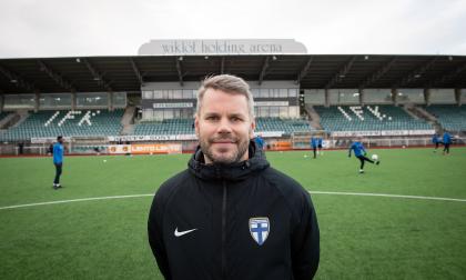 Fotboll, Finland U-20, Peter Lundberg *** Local Caption *** @Bildtext:Två år efter att Peter Lundis Lundberg lämnade sitt uppdrag som huvudtränare i IFK Mariehamn är han nu tillbaka på WHA  med ett helt nytt U20-landslag.@Foto:Foto: Daniel Eriksson