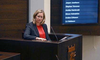 151122 , 15112022 , 20221115 , Lagting , lagtinget , plenum , plenisal , politiker , politik , budget , Camilla Gunell (S) , socialdemokrat