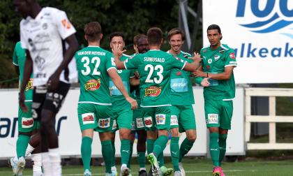 Riku Sjöroos startade på topp och väntade inte länge med att slå till med mål. Efter det tidiga målet blev IFK mer passiva och FC Haka växte sig in i matchen.