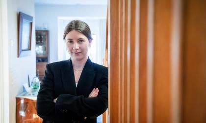 Iris Lindholm, författare