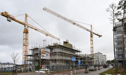291122 , 29112022 , 20221129 , Bygge , husbygge , Bostads Ab AdMare vid Segelmakargatan 9 i Horelliområdet, Mariehamn. Nyproduktion av 36 aktielägenheter , byggkran , kran
