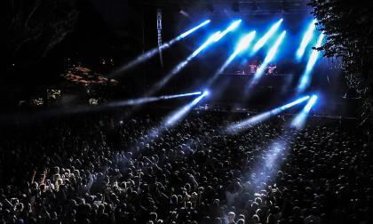 Flera minderåriga personer svimmade i trängsel under en av fredagens Rockoffspelnig. Bilden är från ett tidigare tillfälle.