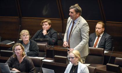 John Holmberg (Lib) vill ha nollbudgetering för år 2024 för att komma igång med ramverket. 