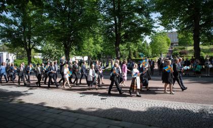 Förutom lagtingets traditionella uppvaktning vid Julius Sundbloms staty blir det en sommarfest på Torget när Ålands självstyrelse i dag fyller 101 år.