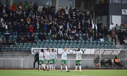 Jamie Hopcutt, Hohn Owoeri, Mariehamn- FC Lahti, Wiklöf Holding Arena *** Local Caption *** @Bildtext:IFK Mariehamn fick fira sex gånger om. Här firar Jamie Hopcutt och Hohn Owoeri ett bra samarbete.@Normal:<@Foto>Foto: Hülya Tokur-Ehres