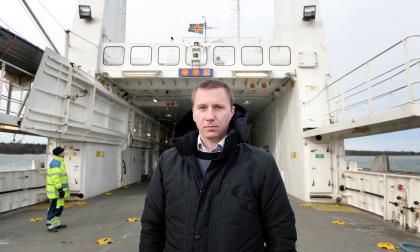 Oskar Berndtsson säger att han representerar ett aktiebolag och ska försöka finna lösningar som är så bra som möjligt för bolaget. ”Man kan få det att se dåligt ut om man vill, men det finns inget lagvidrigt i det här upplägget”, säger han.