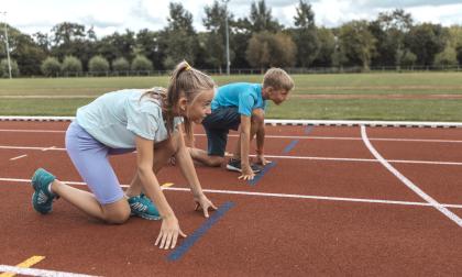 Majoriteten av de deltagande samt medaljtagarna i den könsneutrala idrottstävlingen i Helsingfors var pojkar. Bilden är tagen i ett annat sammanhang än det som refereras i texten.