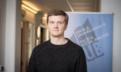 Utredare Johan Flink vid Ålands statistik- och utredningsbyrå säger att Åland återhämtat sig bättre efter pandemin än vad man förväntat sig. <\n