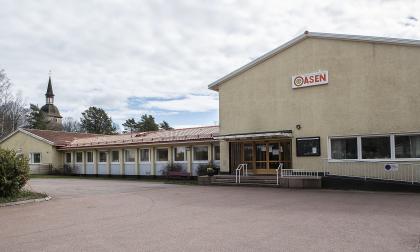40.000 euro upptas i Oasens budget för att skapa en vistelsevänlig grön oas på en nuvarande parkering och för att utveckla skogspartiet nordväst om fastigheten med exempelvis gångstigar.@Normal_indrag:<@Fotograf>Daniel Eriksson