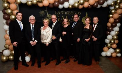 Kristoffer Flink, Kaj Björkvall, Karina Karlsson-Björkvall, Tage Mattsson, Pia Aarnio, Bertil Holmqvist, Carin Holmqvist, Georg Blomqvist.