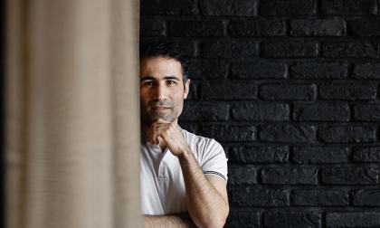 Den prisbelönade dokumentärfilmaren Halkawt Mustafa gästade filmfestivalen Vera med sin film ”Hiding Saddam Hussein”. Ett projekt som tog tio år att genomföra.