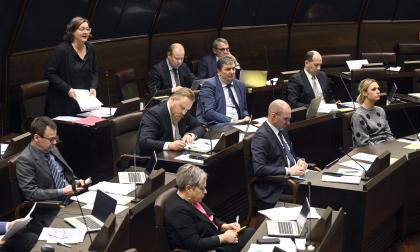 Talmansvalet i lagtinget blev en rysare.