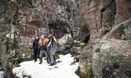 Margareta Söderström, Edgar Alm, Lennart Joelsson och Lotta Baarman har alla kopplingar till Krogstad och dess grotta.