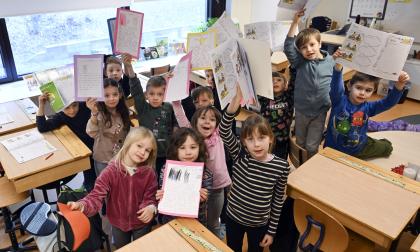 För eleverna i klass 1B har läsåret hittills inneburit stora framsteg i skrivandet.@Normal_indrag:<@Fotograf>Robert Jansson