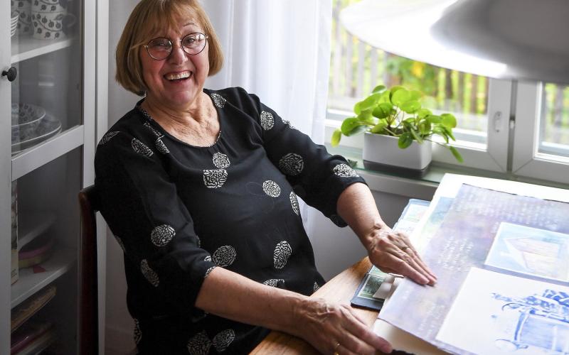 Berit Olanders, författare, konstnär, ”Vemses flicka är du då?”