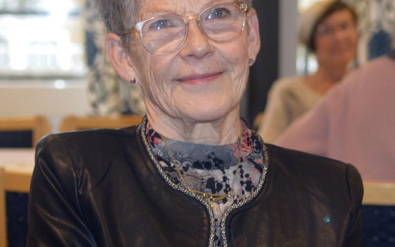 Siv Wikström tycker att det är en trevlig tillställning med dans och bra musik.