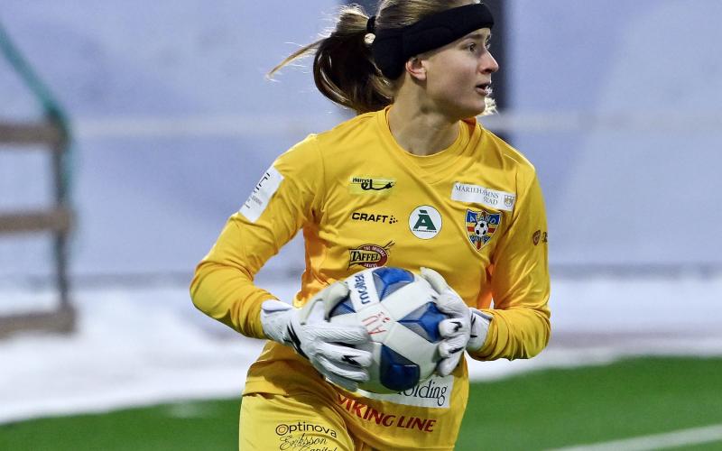 Målvakten Jessica Kiviaho, senast i HPS, har höga förväntningar på Åland United den här säsongen. 