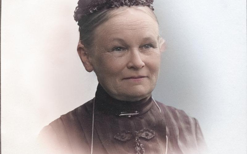 I en kortfilm med manus av Kjell Ekström, väcks Julia Öhberg till liv, gestaltad av skådespelaren Maria Johans.