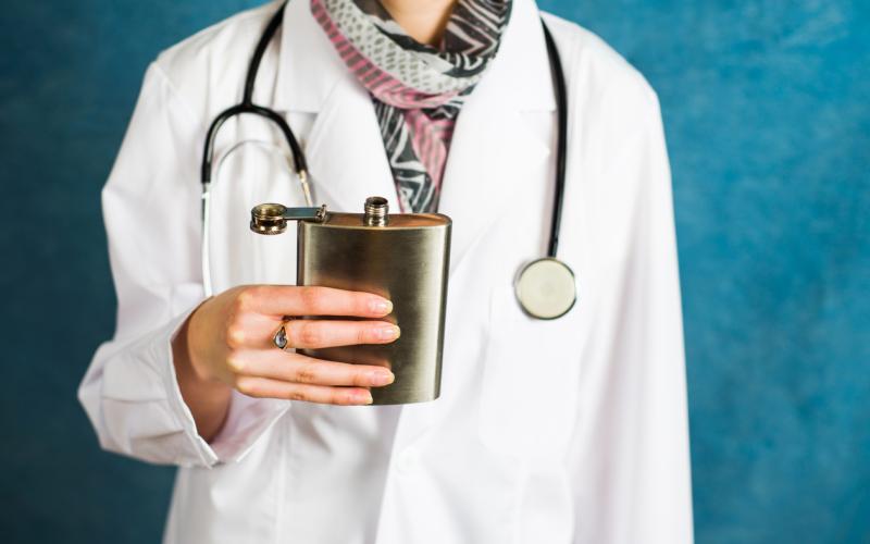 Om en vårdgivare kämpar med missbruk kan det påverka förmågan att ge adekvat vård och utgöra en risk för patienternas säkerhet.