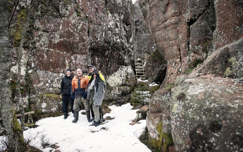 Margareta Söderström, Edgar Alm, Lennart Joelsson och Lotta Baarman har alla kopplingar till Krogstad och dess grotta.