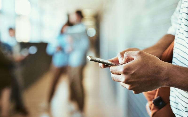 Olovlig spridning av sexuell bild är en del av den nya sexualbrottslagen.
<@Fotograf>iStock