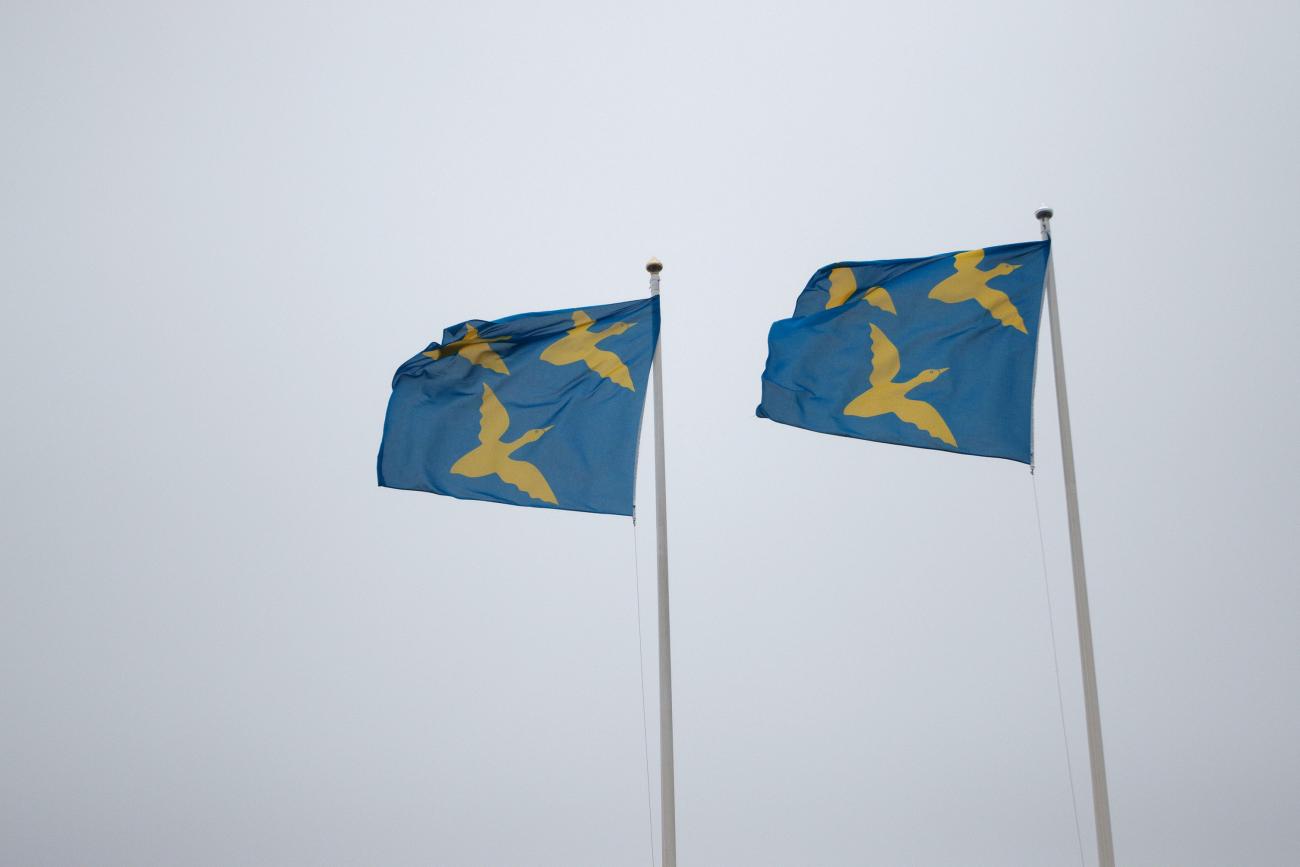 Föglö, Överö färjfäste, skärgård, flagga