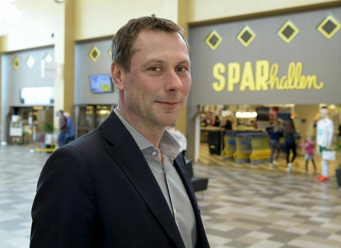 300418 , 30042018 , 20180430 , Maxinge o Sparhallen säljs , Dan-Johan Dahlblom och Dick Sirén har nu tagit i hand på en försäljningav Maxinge och Sparhallen köpare Dan-Johan Dahlblom och Trivsel Ab
