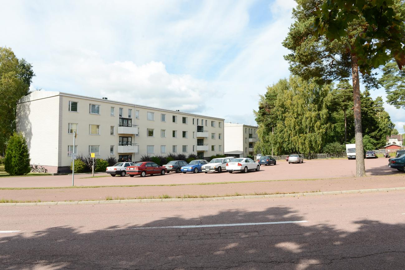 Tomt, Fastighet, Klintvägen *** Local Caption *** @Bildtext:Så här ser tomten ut i dag. Men snart kan det stå ytterligare ett lägenhetshus här. Stadsutvecklingsnämnden godkände på måndagen ansökan om att ändra stadsplanen. @Normal:@Foto:FOTO: Daniel Eriksson