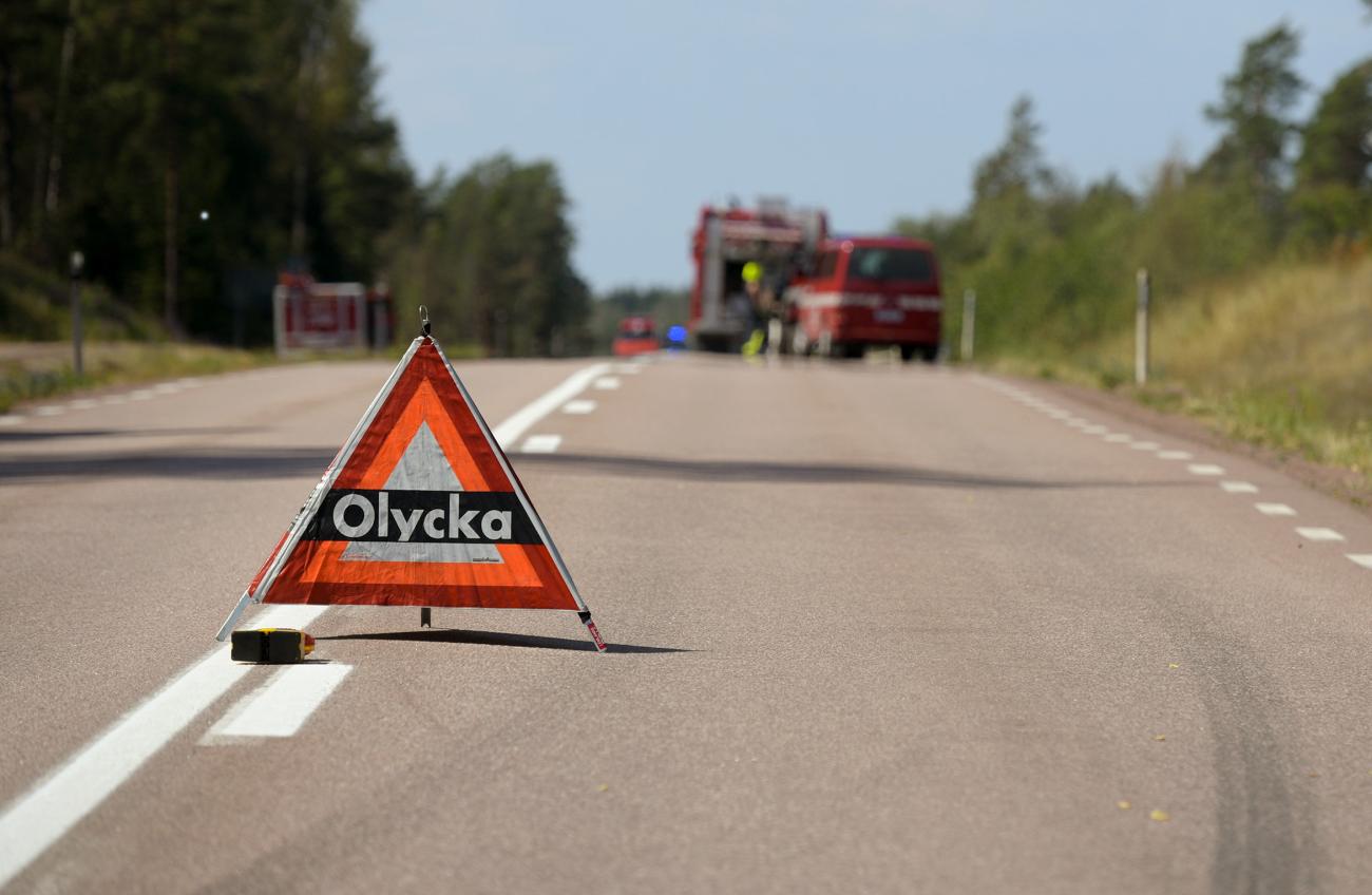 260718 , 26072018 , 20180726 , Brandkår , brand , olycka , markbrand i Lemland, utryckningsfordon , brandbilar genrebild