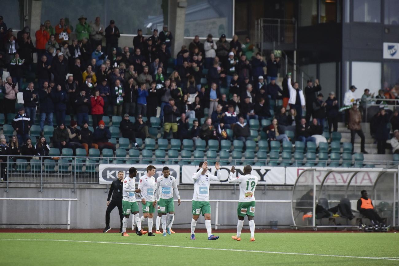 Jamie Hopcutt, Hohn Owoeri, Mariehamn- FC Lahti, Wiklöf Holding Arena *** Local Caption *** @Bildtext:IFK Mariehamn fick fira sex gånger om. Här firar Jamie Hopcutt och Hohn Owoeri ett bra samarbete.@Normal:<@Foto>Foto: Hülya Tokur-Ehres