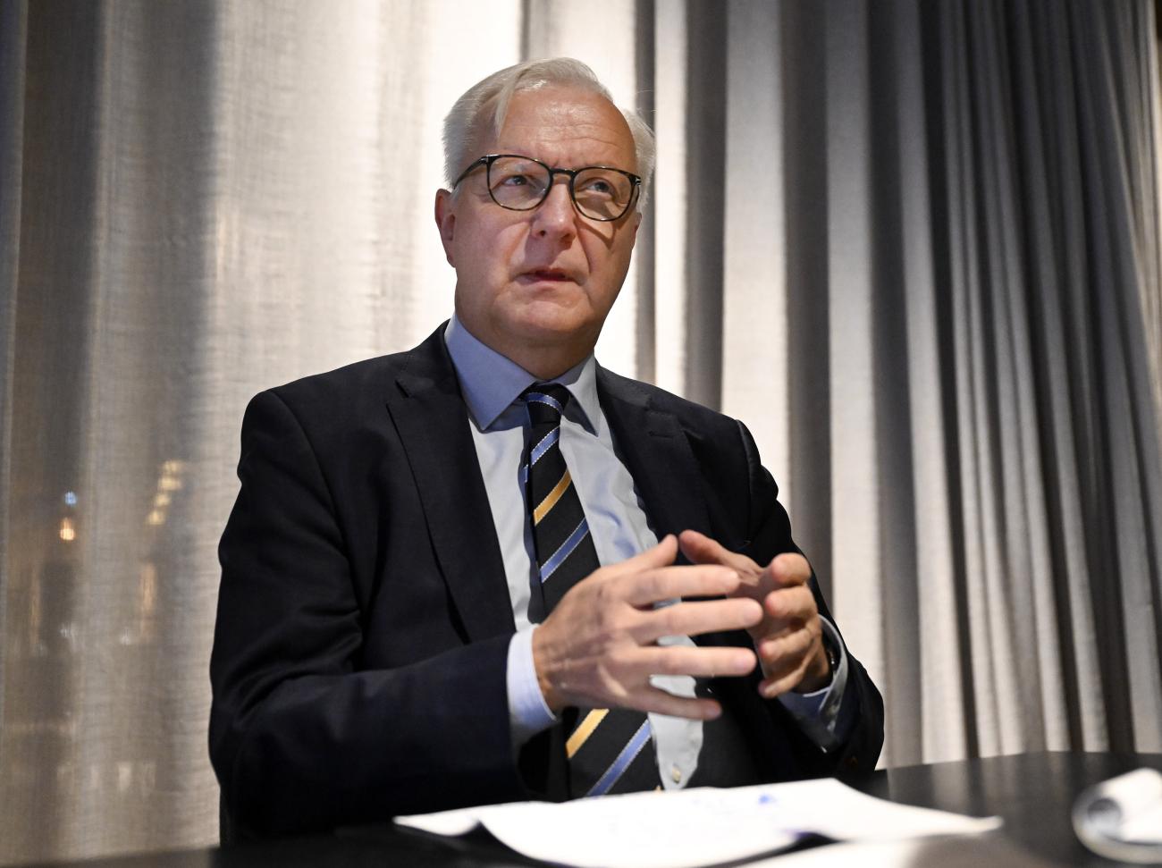 Presidentkandidat Olli Rehn anser att Utrikesministeriets utredning visar att demilitariseringen har en stark folkrättslig grund. 