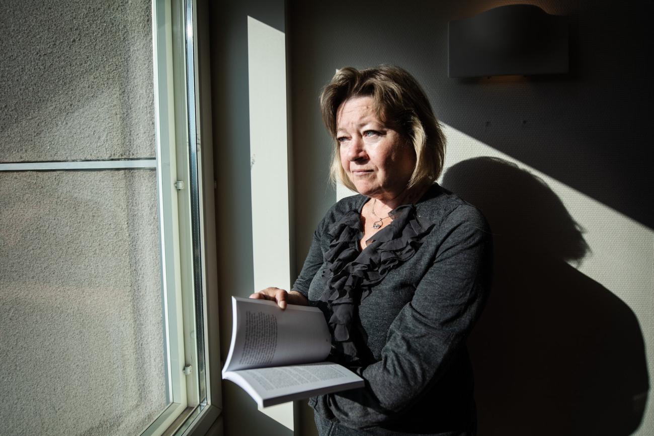 ”Eldslukerskan” är Synnöve Jordas andra romanen. En historia om hur livet ständigt överraskar genom att ta nya vändningar när man träffar nya människor.