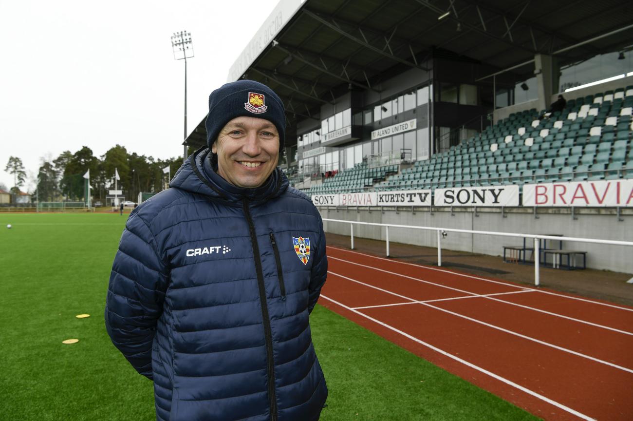 Steve Beeks blev Pille Raadiks första men också sista tränare i Åland United.@