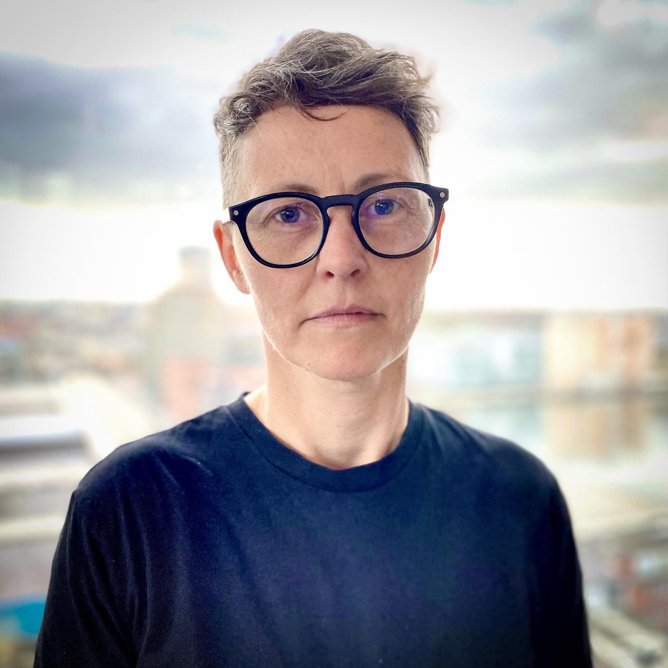 Det var väldigt mycket kamp och väldigt lite stöttning från vården, säger Tove Lundberg om den första tiden med postcovid. Genom Svenska Covidföreningen fick hon mest information och efter en tid blev hon föreningens ordförande.