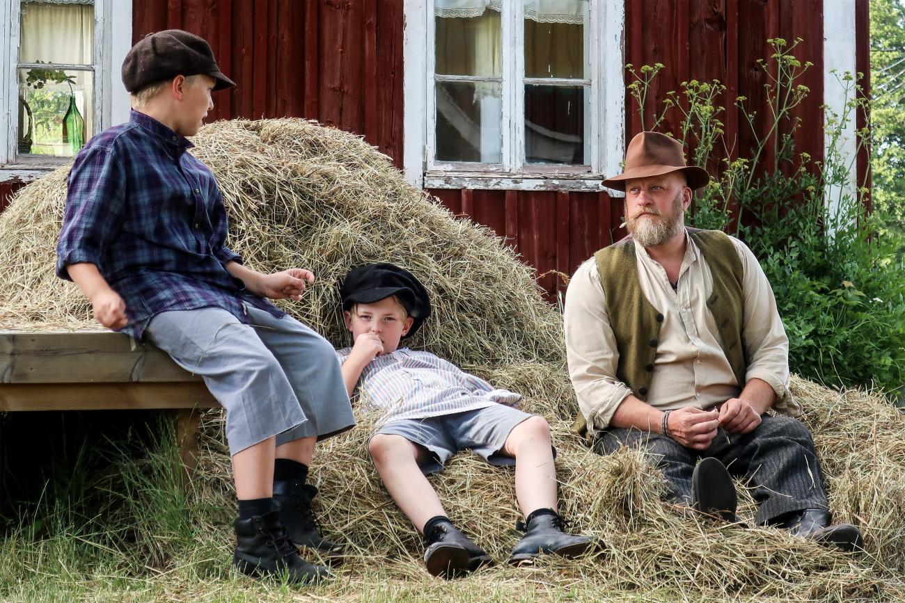 Alfred Zetterman, Olle Karlsson och Eric Sundberg spelar i Astrid Lindgrens älskade klassiker ”Rasmus på luffen” på Bentes sommarteater.<@Fotograf>Linda Blix