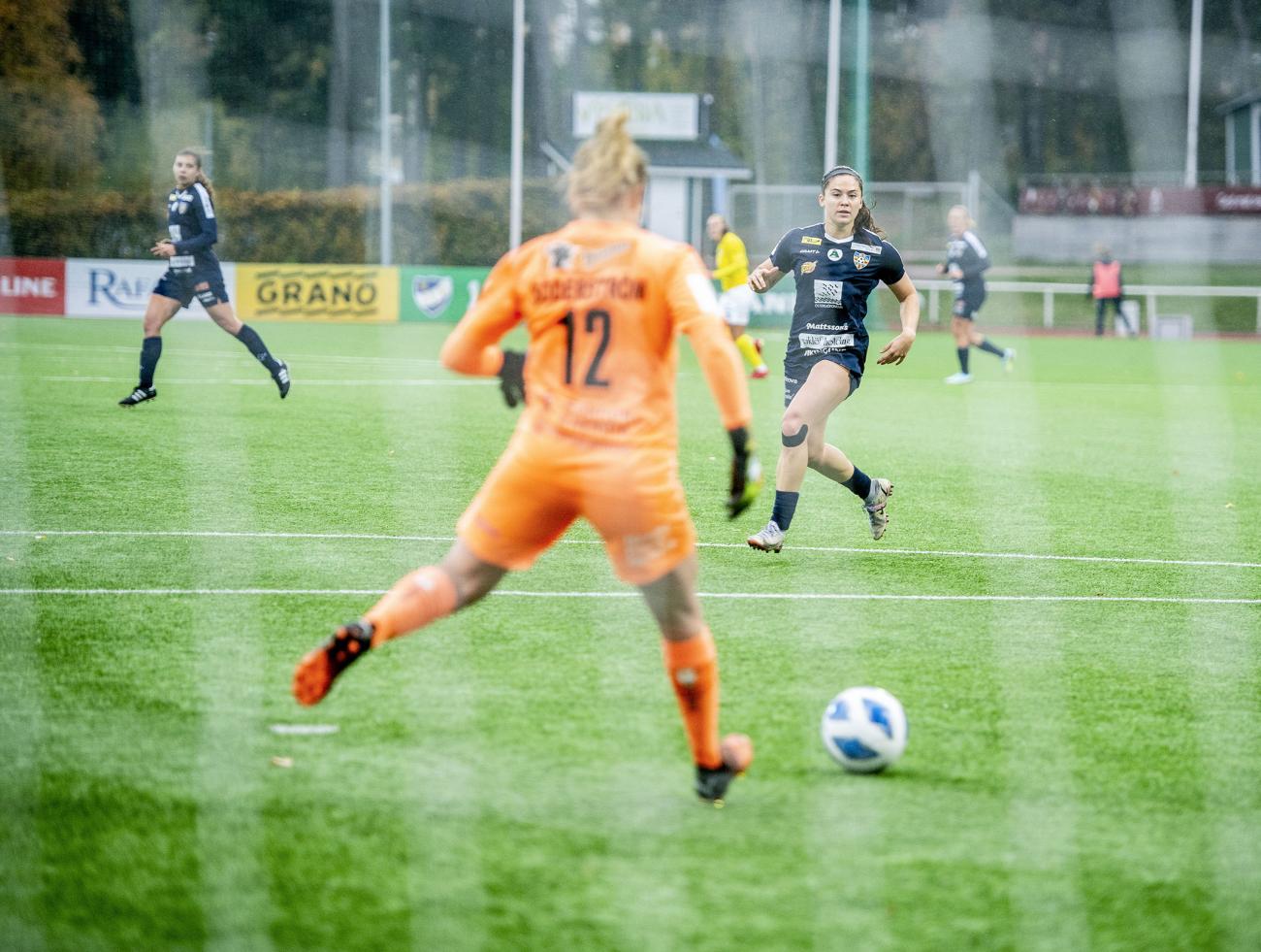 Anfallaren Kit Loferski fastställde slutresultatet 2–0. Målet var hennes elfte i ligan den här säsongen.
