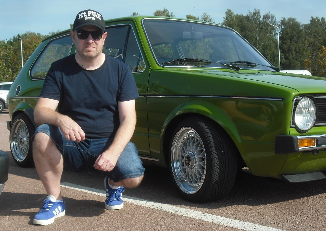 Den baligröna bilen var från början en enkel 1100, men Dan har bland annat bytt motor och inredning.<@Fotograf>Jonny Mattsson