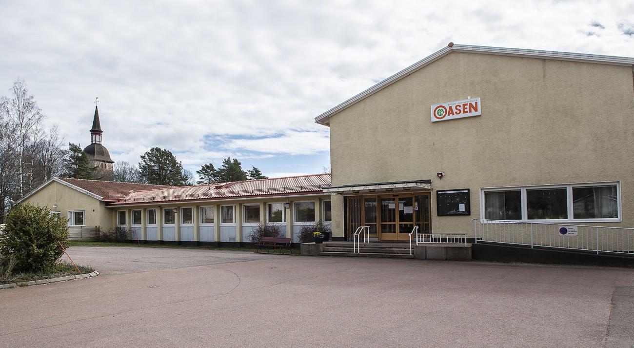Landskapsregeringen har låtit göra en utredning kring en möjlig överföring av den långvariga institutionsvården för 65 år och äldre till ÅHS och både kommunalförbunden och kommunerna ser positivt på saken.Daniel Eriksson