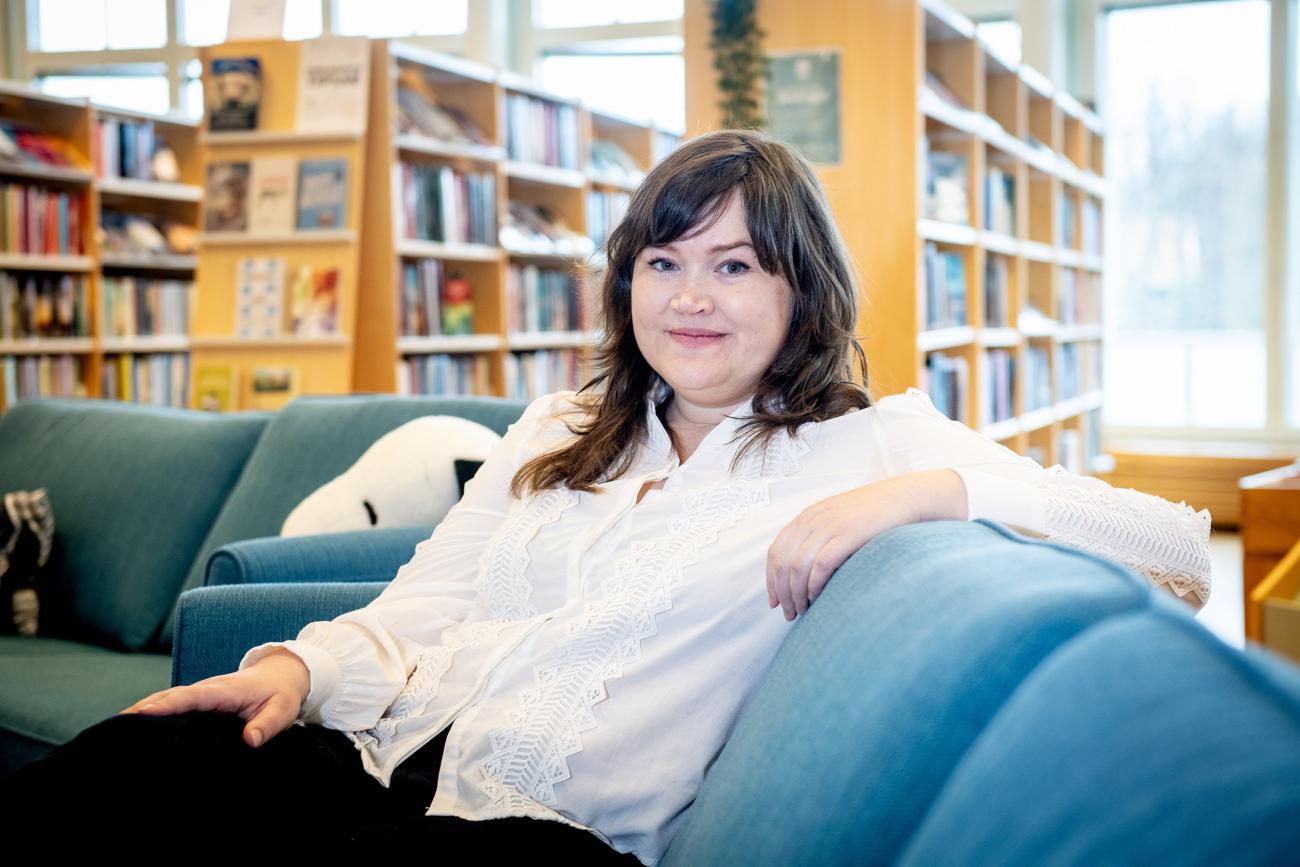 Klara Molker, biblioteks- och kulturansvarig i Finström, ser fram emot det nya sagorummet.<@Fotograf>Hülya Tokur-Ehres